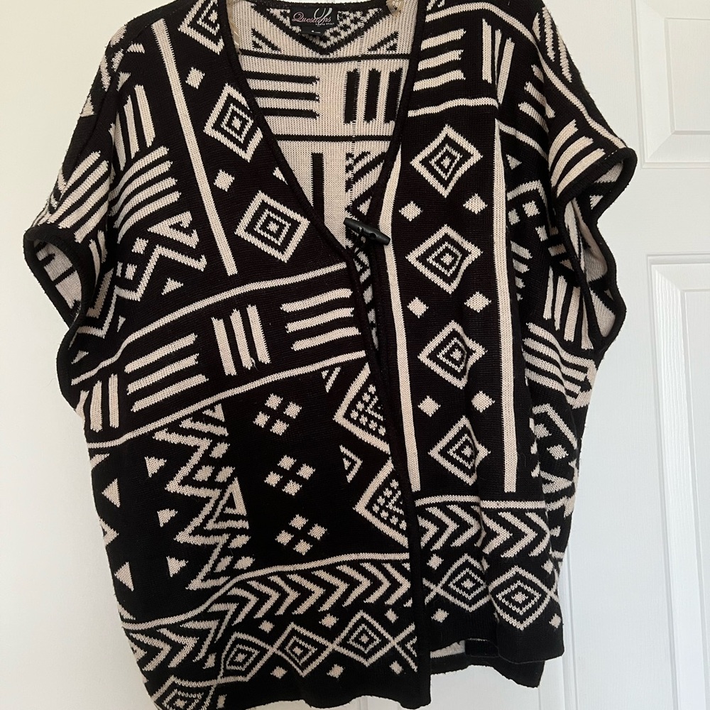 Small sleeveless cardigan